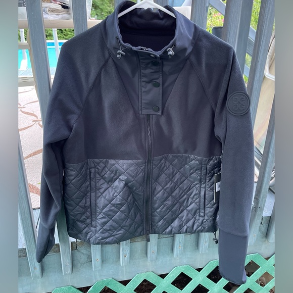 NEW Women’s black Gfore G/FORE quilted fleece jacket, sold out, rare find! - Picture 2 of 10